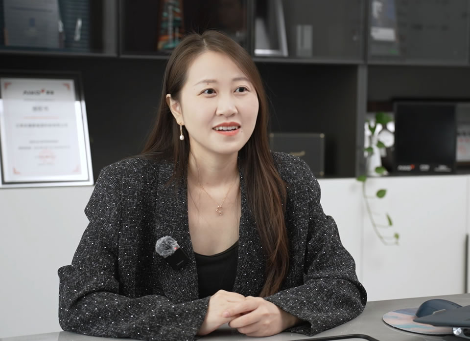 江阴启晟新能源副总司理  王玲